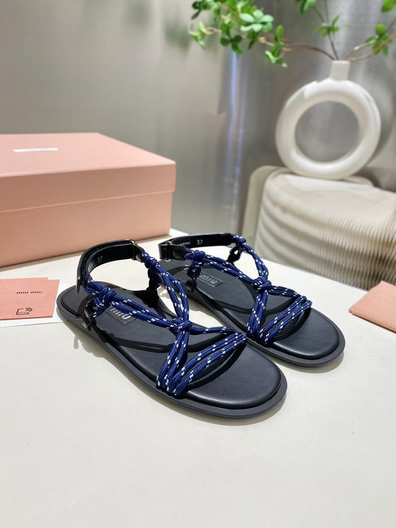 miumiu リビエール コードxレザー サンダル