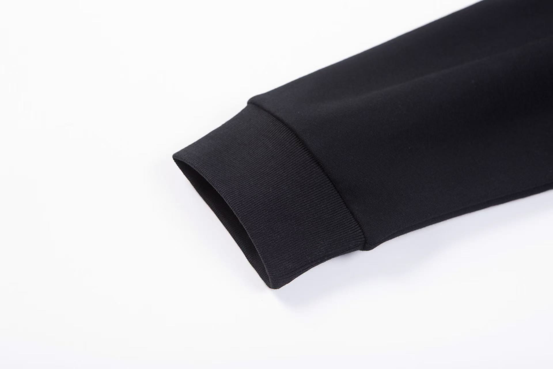 Louis vuitton エンべリッシュド シグネチャーパッチ スウェットシャツ