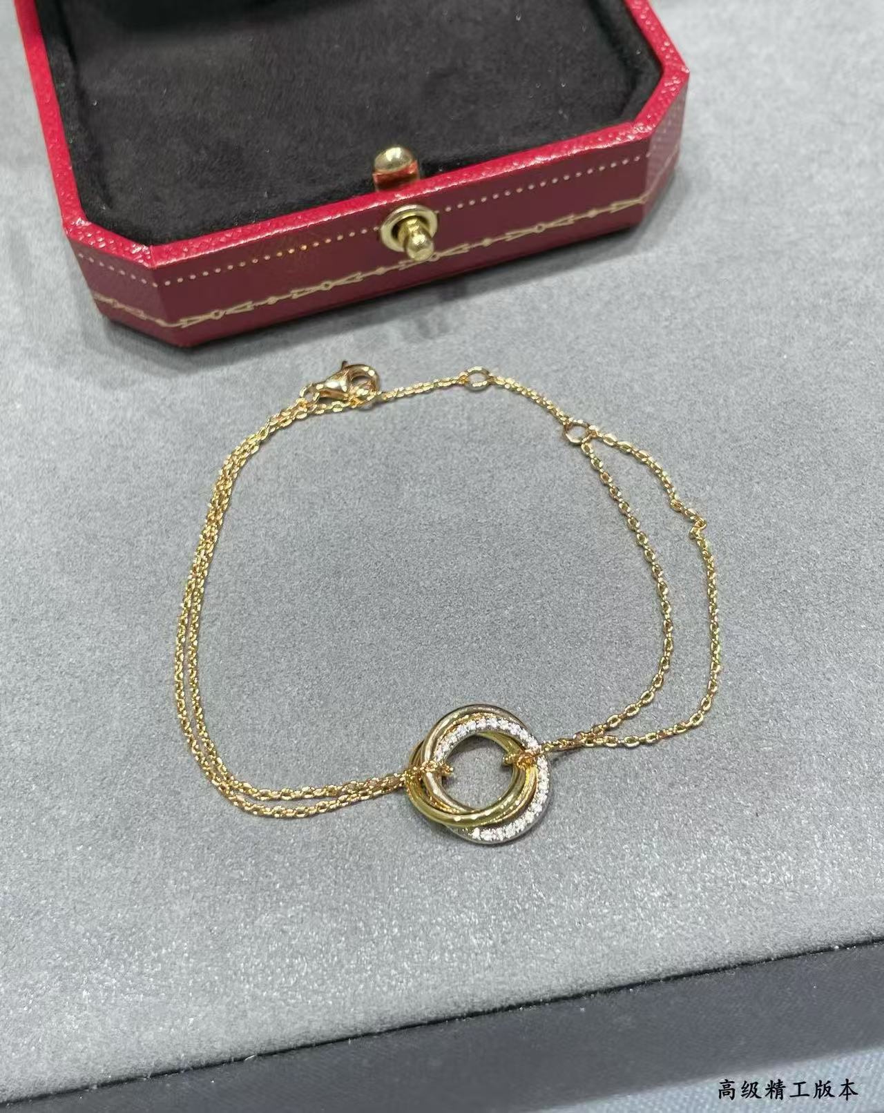 Cartier Trinity bracelet, on chain トリニティ ブレスレット チェーン