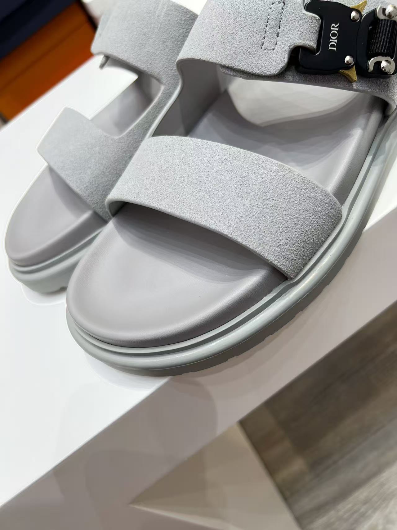 Dior Aqua サンダル