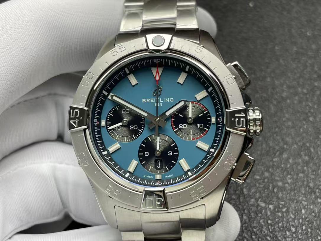 Breitling ブライトリング スーパー アベンジャー B01 クロノグラフ 46