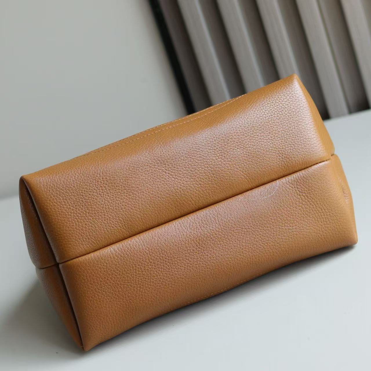 GUCCI 〔グッチ ソフトビット〕ミディアム トップハンドルバッグ