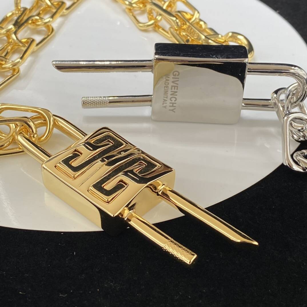 GIVENCHYジバンシィ/クリスタルメタル製小型ロックネックレス