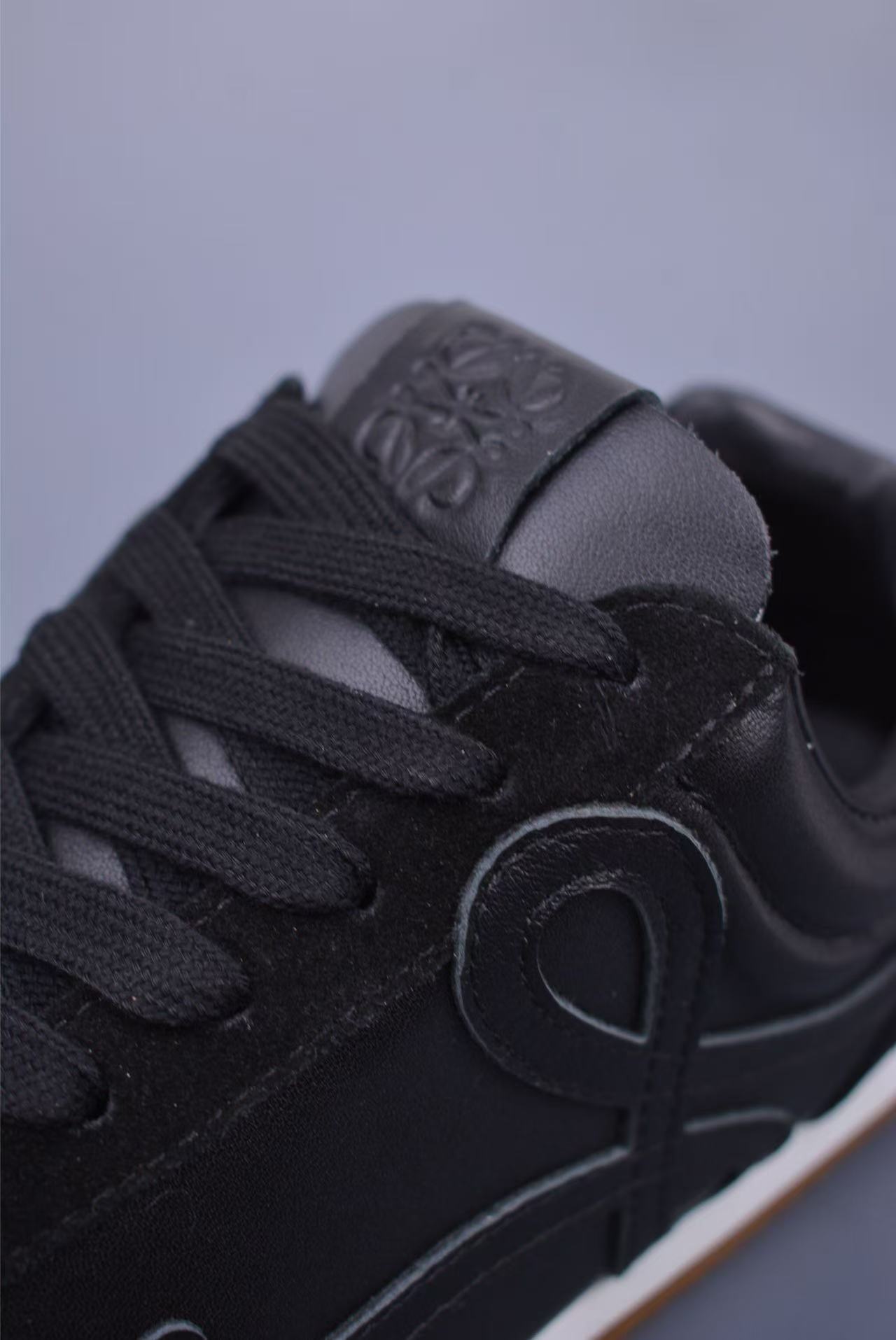 Loewe バレエランナー 2.0（ソフトカーフ）