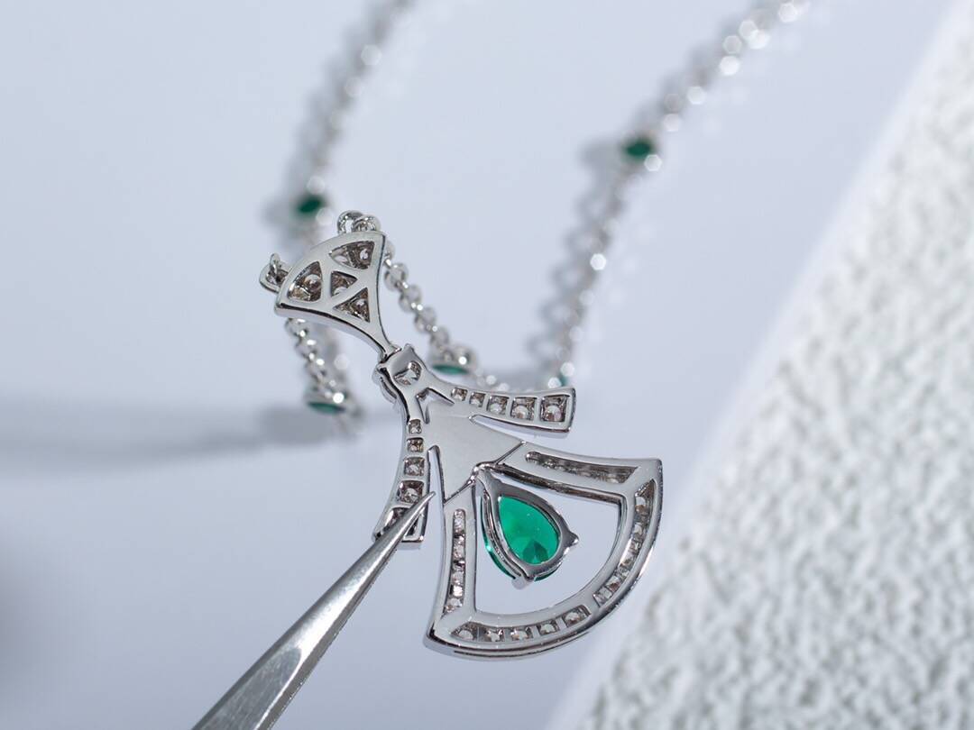 ディーヴァ ドリーム ネックレス