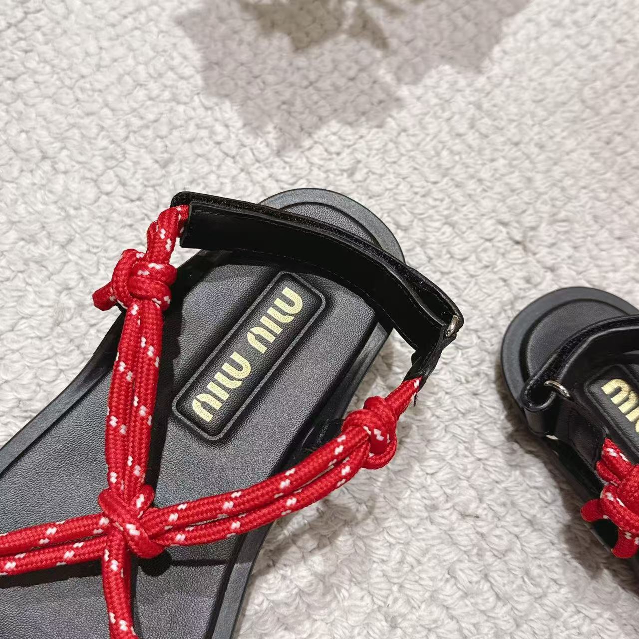 miumiuリビエール コードxレザー サンダル