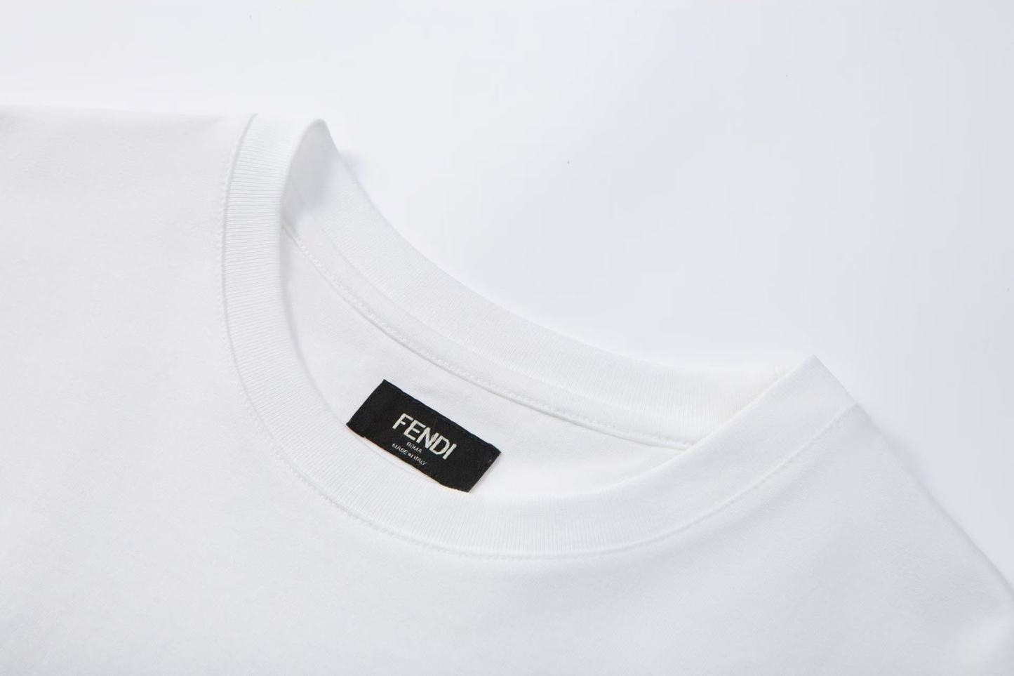 Fendi Silvia and The Baguette Tシャツ マルチカラープリント ホワイトコットン Tシャツ