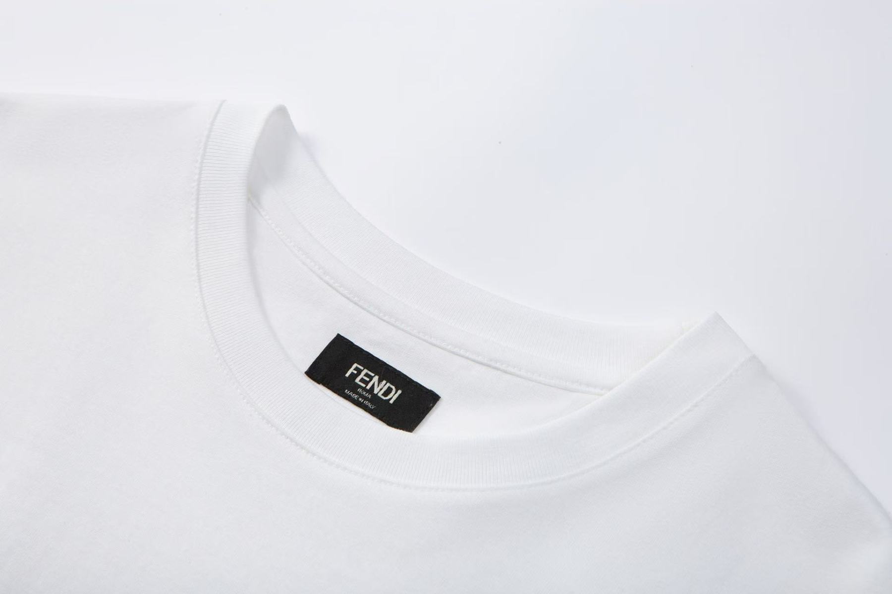 Fendi Silvia and The Baguette Tシャツ マルチカラープリント ホワイトコットン Tシャツ