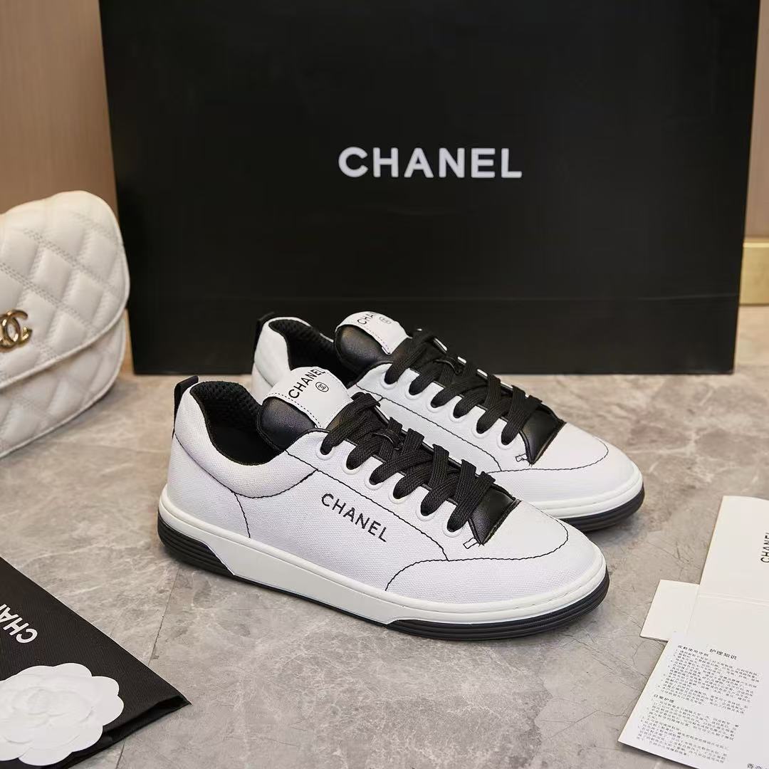 CHANEL 2024/25年 クルーズ コレクション ショー スニーカー