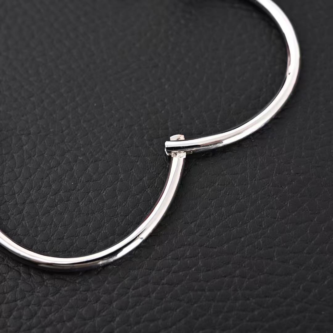 Cartier ジュスト アン クル ブレスレット  スモールモデル  ダイヤモンド