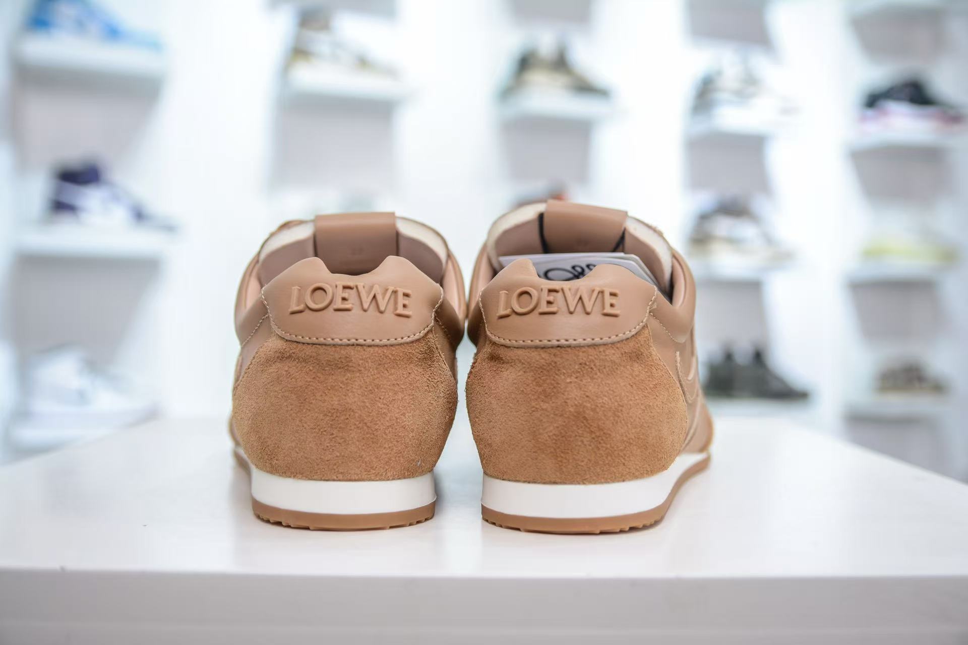 Loewe バレエランナー 2.0（ソフトカーフ）