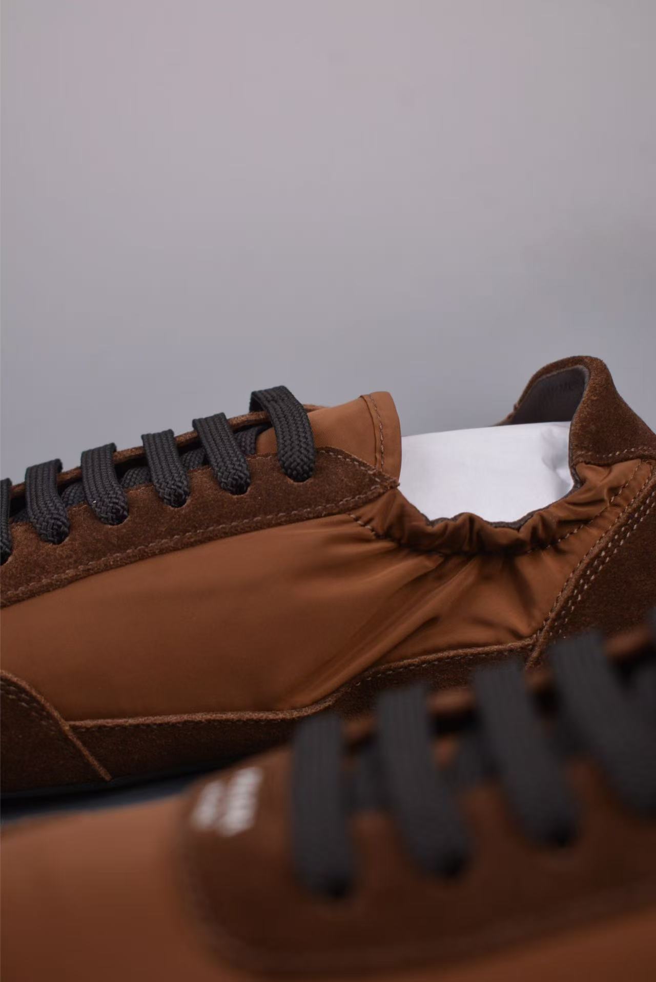 Prada プラダ コラプス Re-Nylon xスエード スニーカー