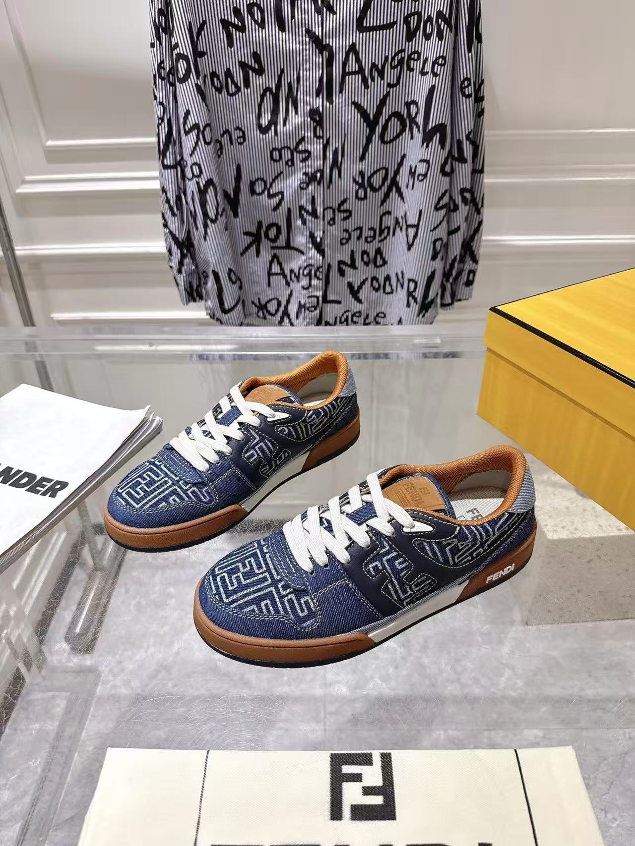 DIOR フェンディ マッチ スニーカー