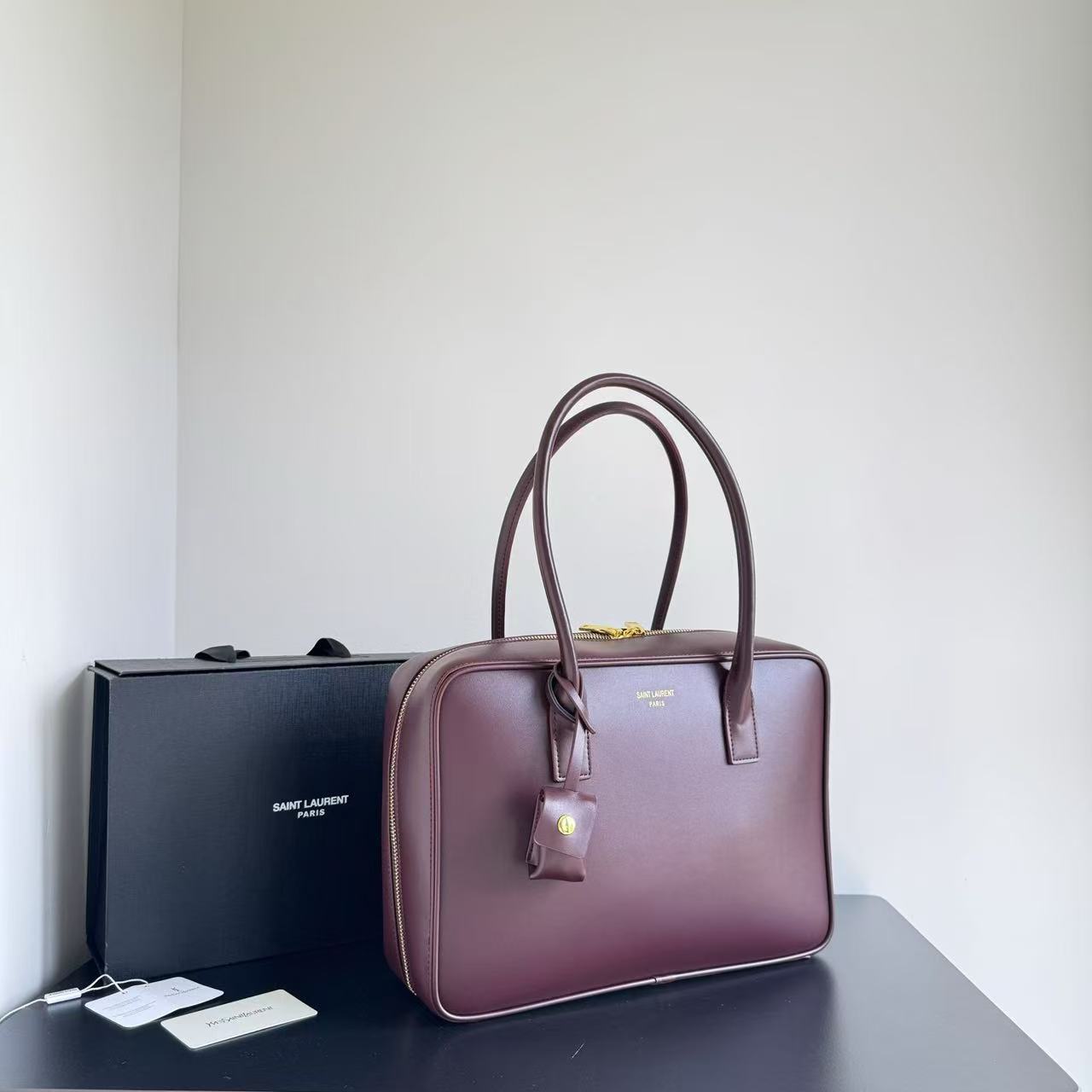Saint Laurent サンローラン サック ド ジュール バウレットバッグ（サンローラン ボックスレザー）