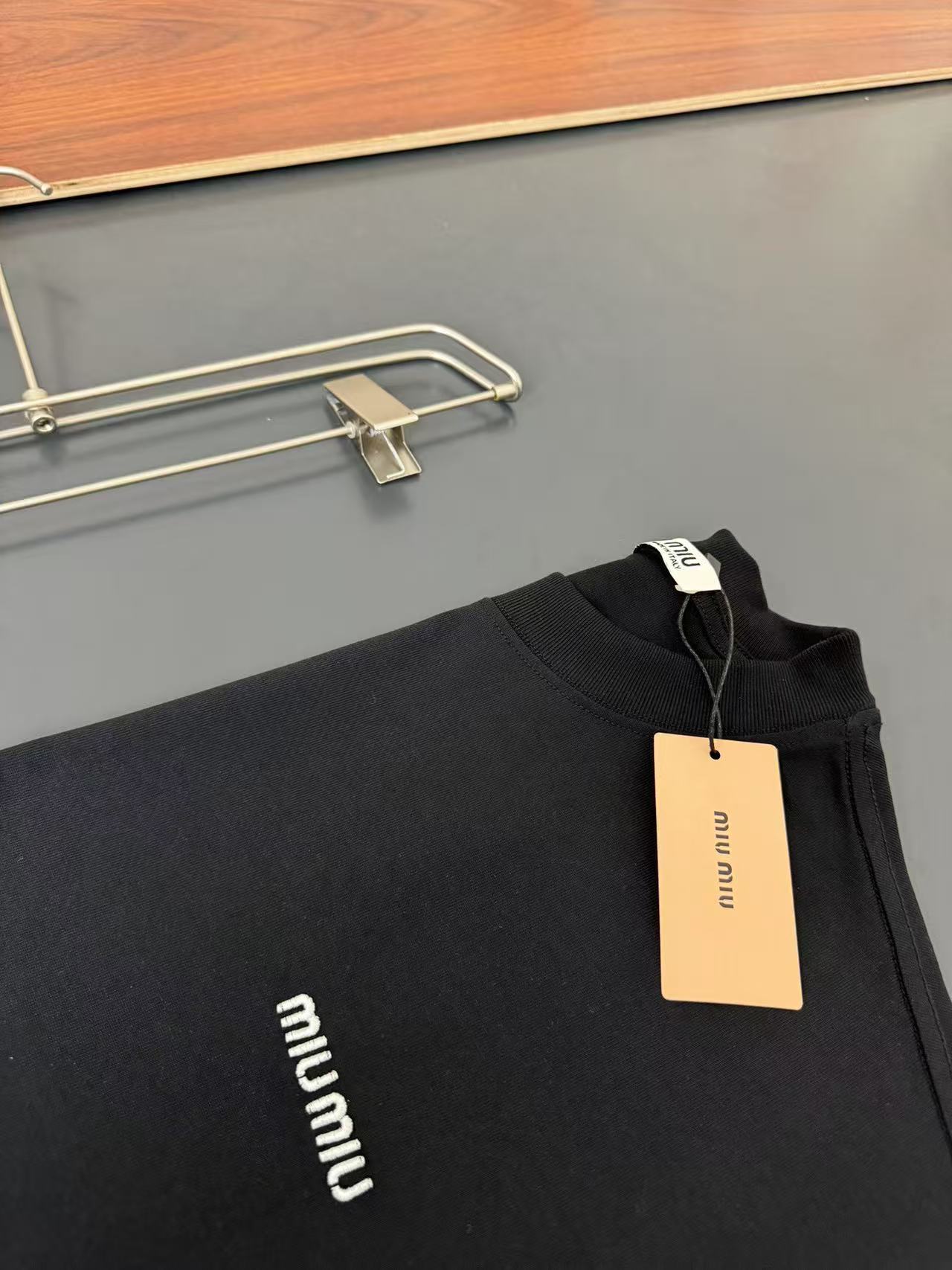 MIUMIU リブ編み ジャージー Tシャツ