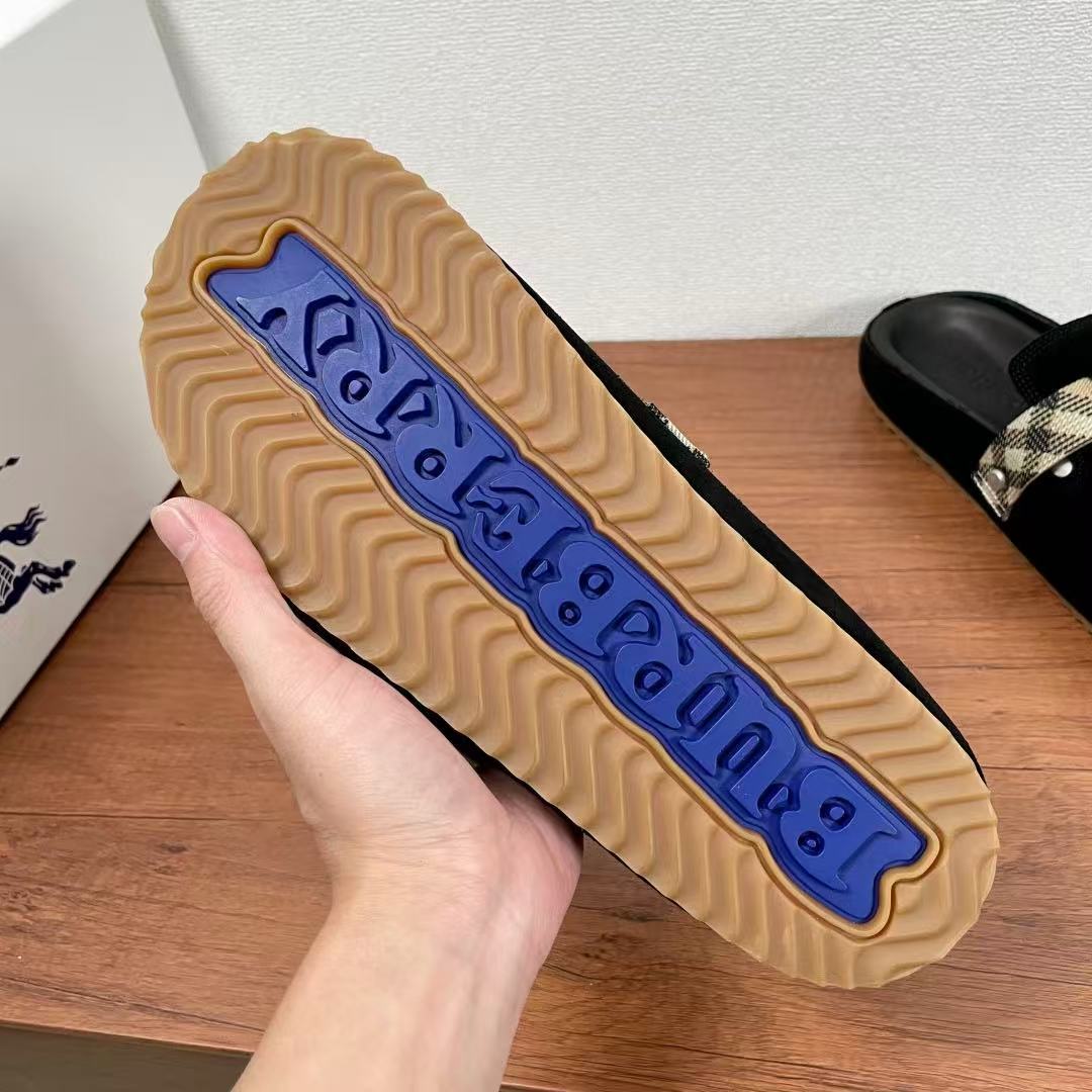 Burberry チェック スエード アーチンクロッグ