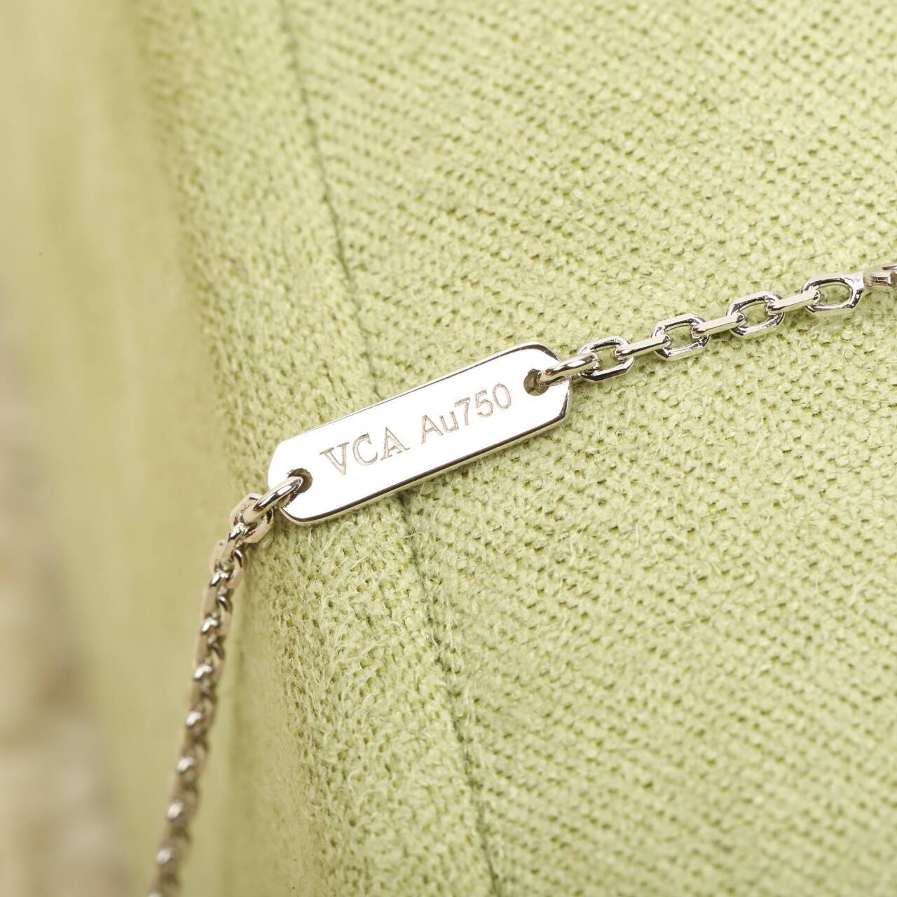 ヴィンテージ アルハンブラ ペンダント ホワイトゴールド