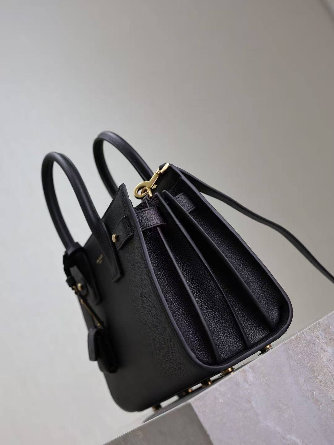 Saint Laurent サンローラン  サック ド ジュール ソフト ナノ（グレインレザー）