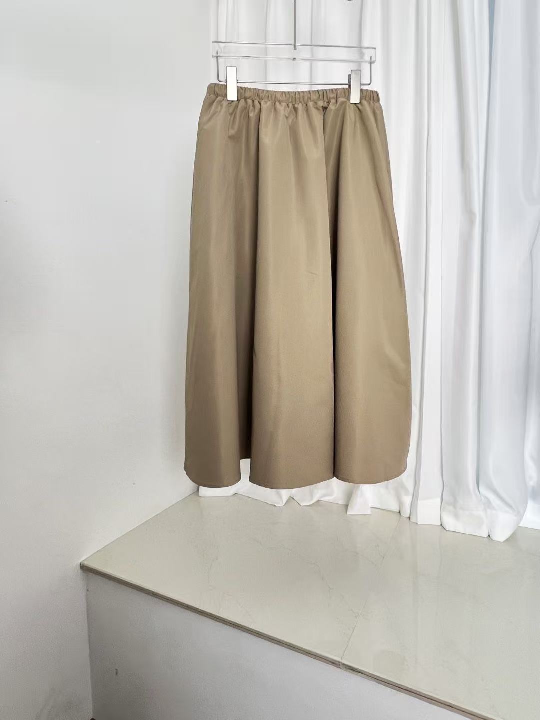 MIUMIU テクニカルファブリック スカート