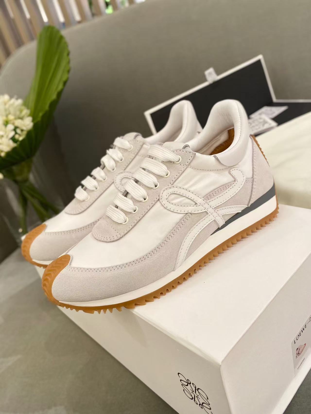 Loewe フローランナー (スエード＆ナイロン)