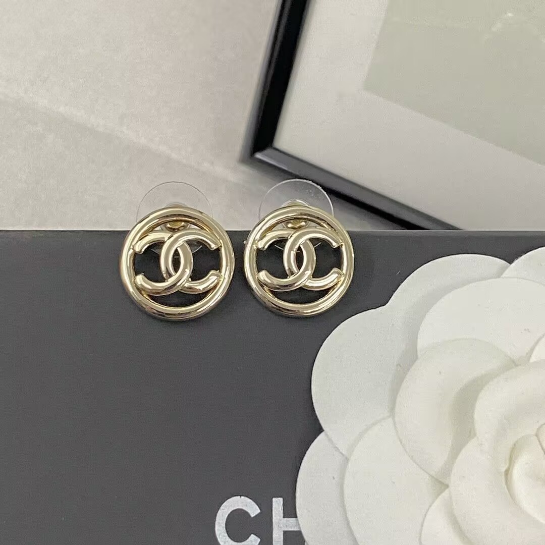CHANEL COCOラウンドピアス