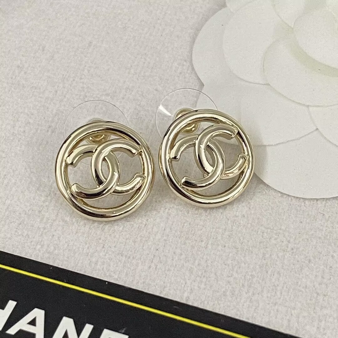 CHANEL COCOラウンドピアス