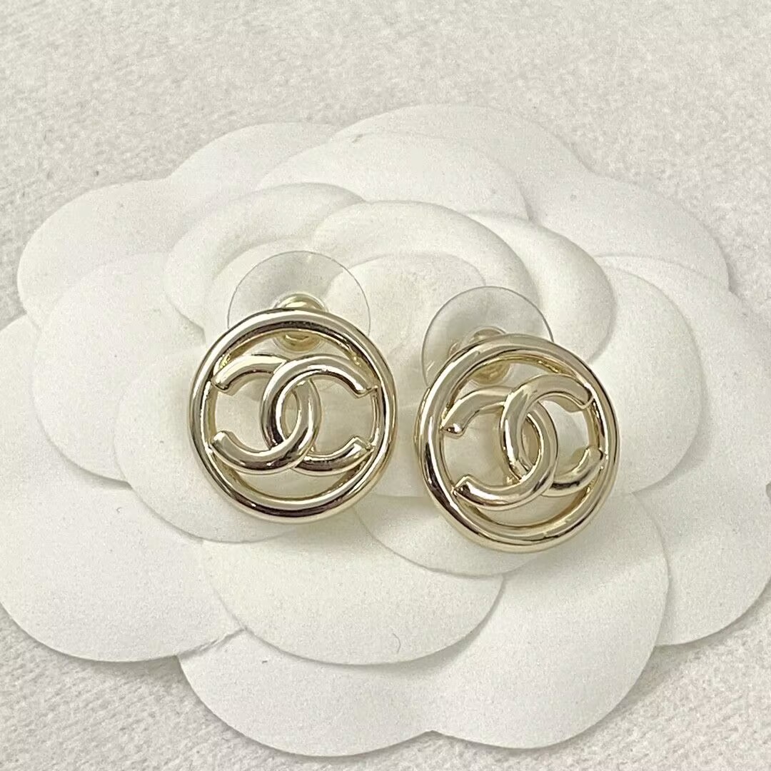 CHANEL COCOラウンドピアス