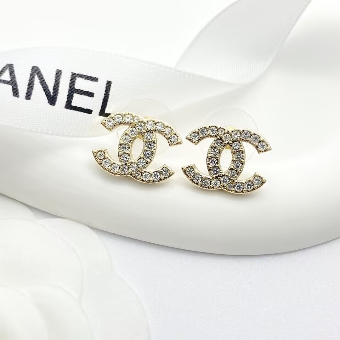 CHANEL COCOラインストーンピアス