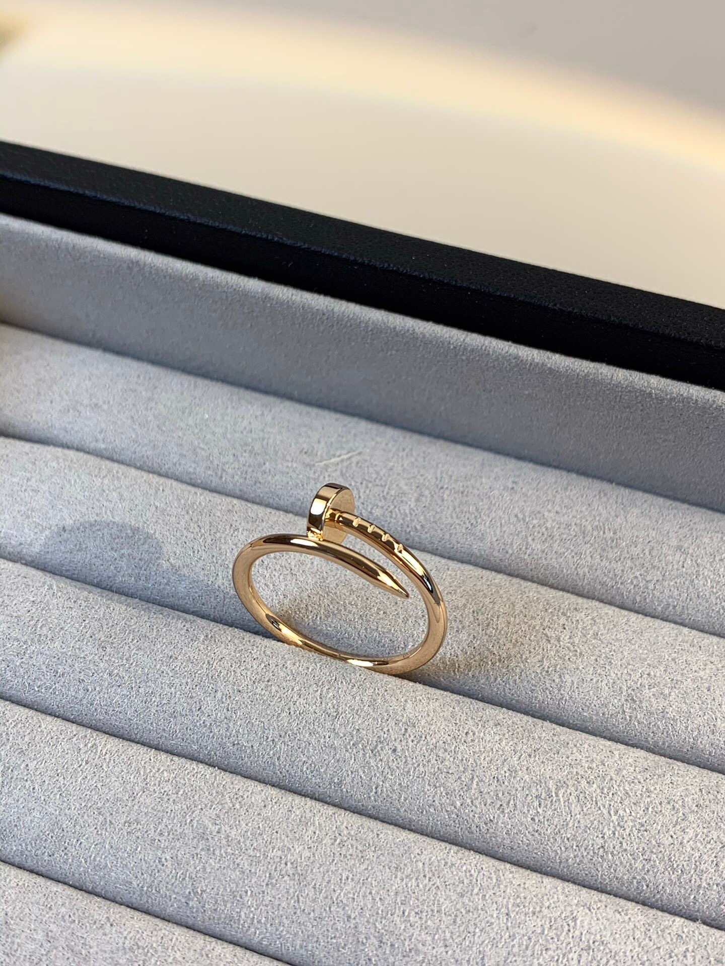 カルティエ Cartier ジュスト アン クル リング スモールモデル 釘