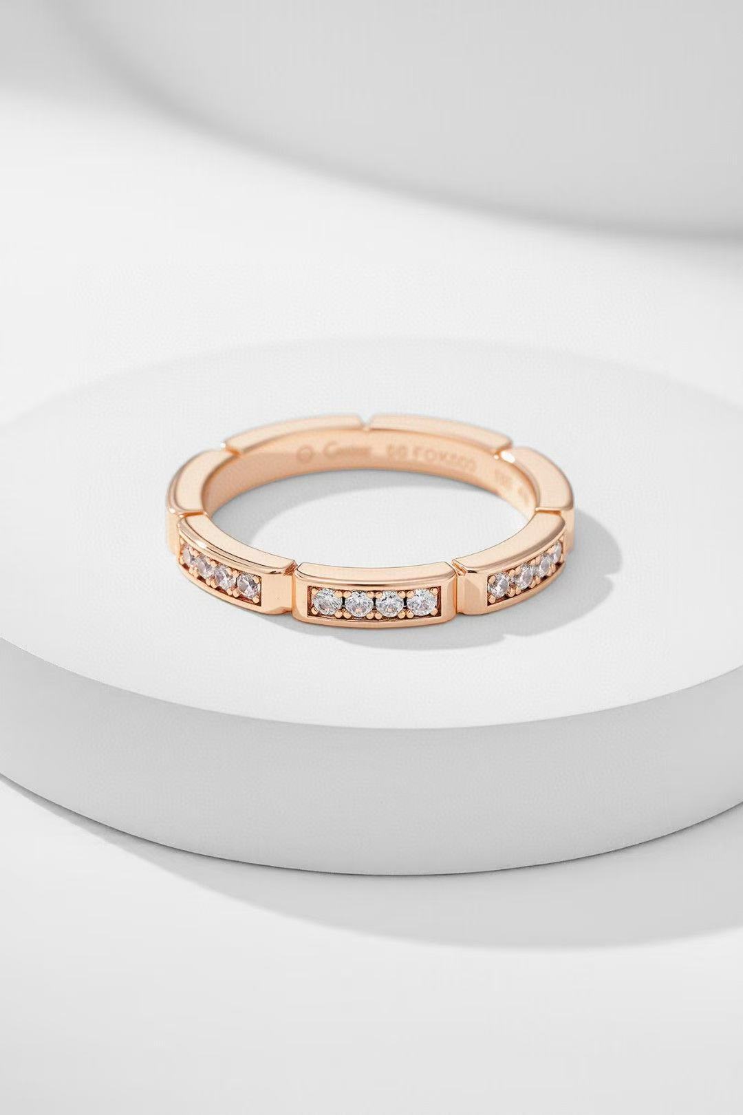 Cartier マイヨン パンテール ウェディングリング、セミパヴェセッティング