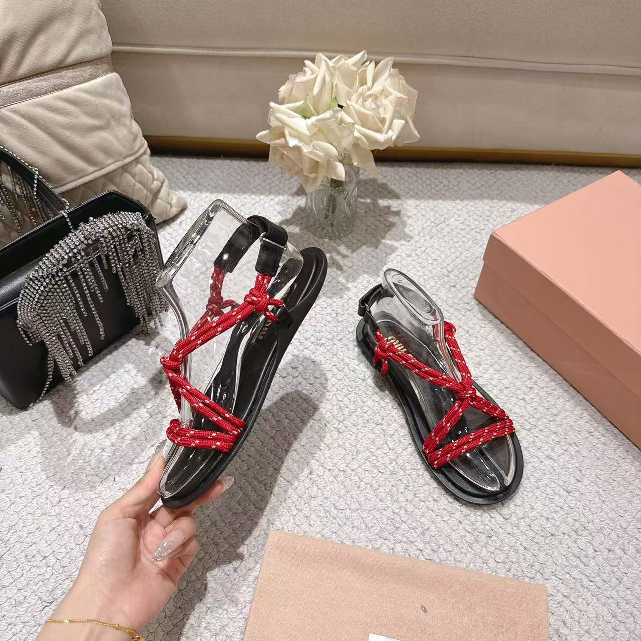 miumiuリビエール コードxレザー サンダル