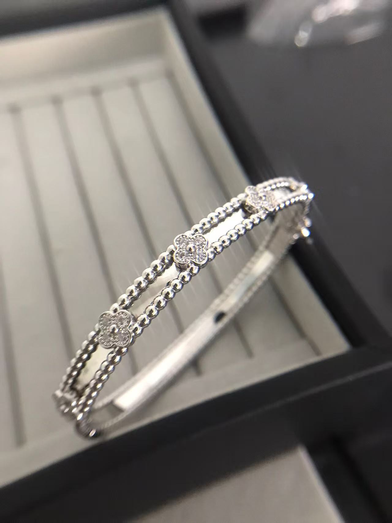 ペルレ スウィートクローバー ブレスレット、ミディアムモデル