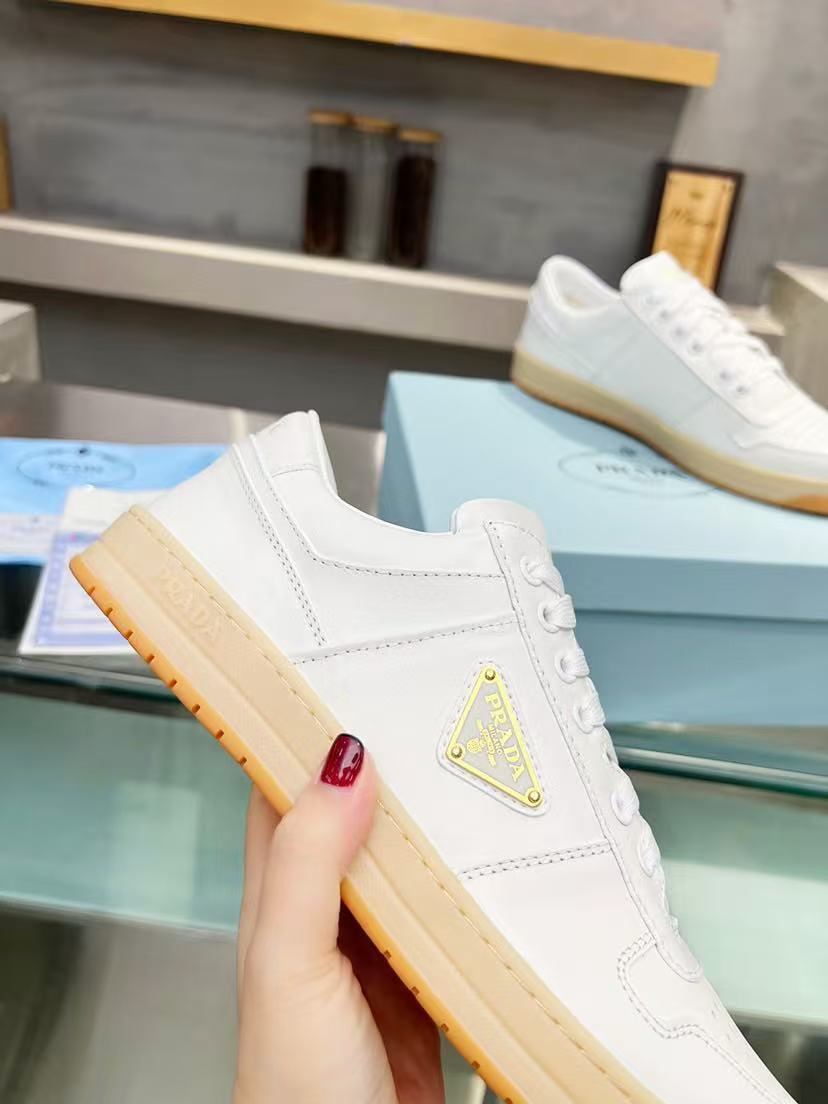 Prada プラダ ダウンタウン ナッパレザー スニーカー