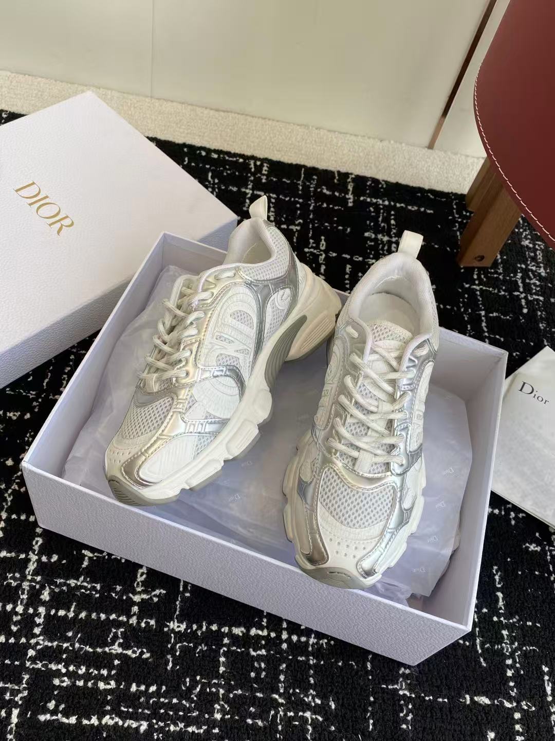 Dior Chrono スニーカー メッシュ & ラミネート レザーエフェクト インサーション