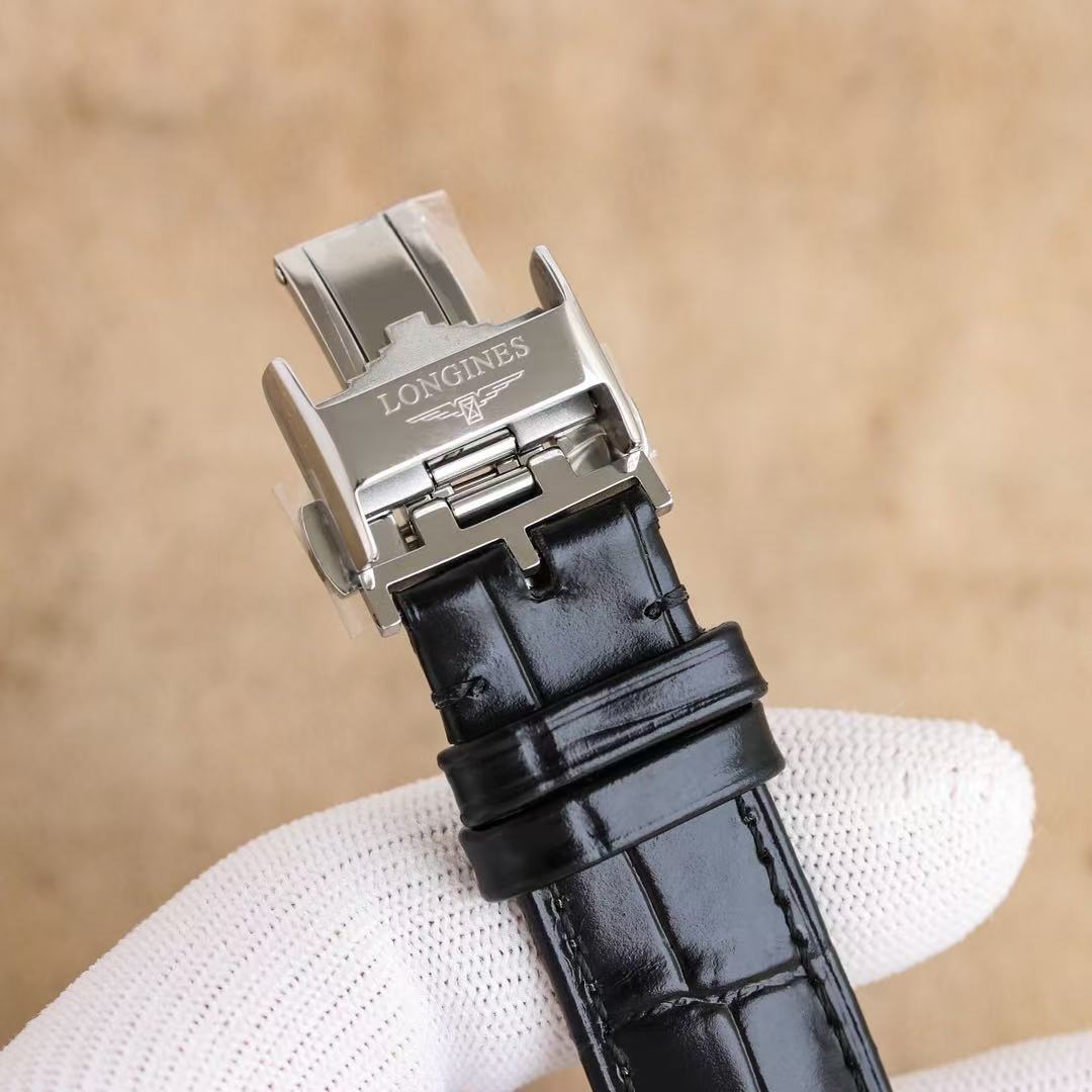 LONGINES  ロンジン  CONQUEST HERITAGE YEAR OF THE SNAKE EDITION, L1.651.4.09.2, 自動巻 ウォッチ, Ø 40.00 mm, ステンレススティール.