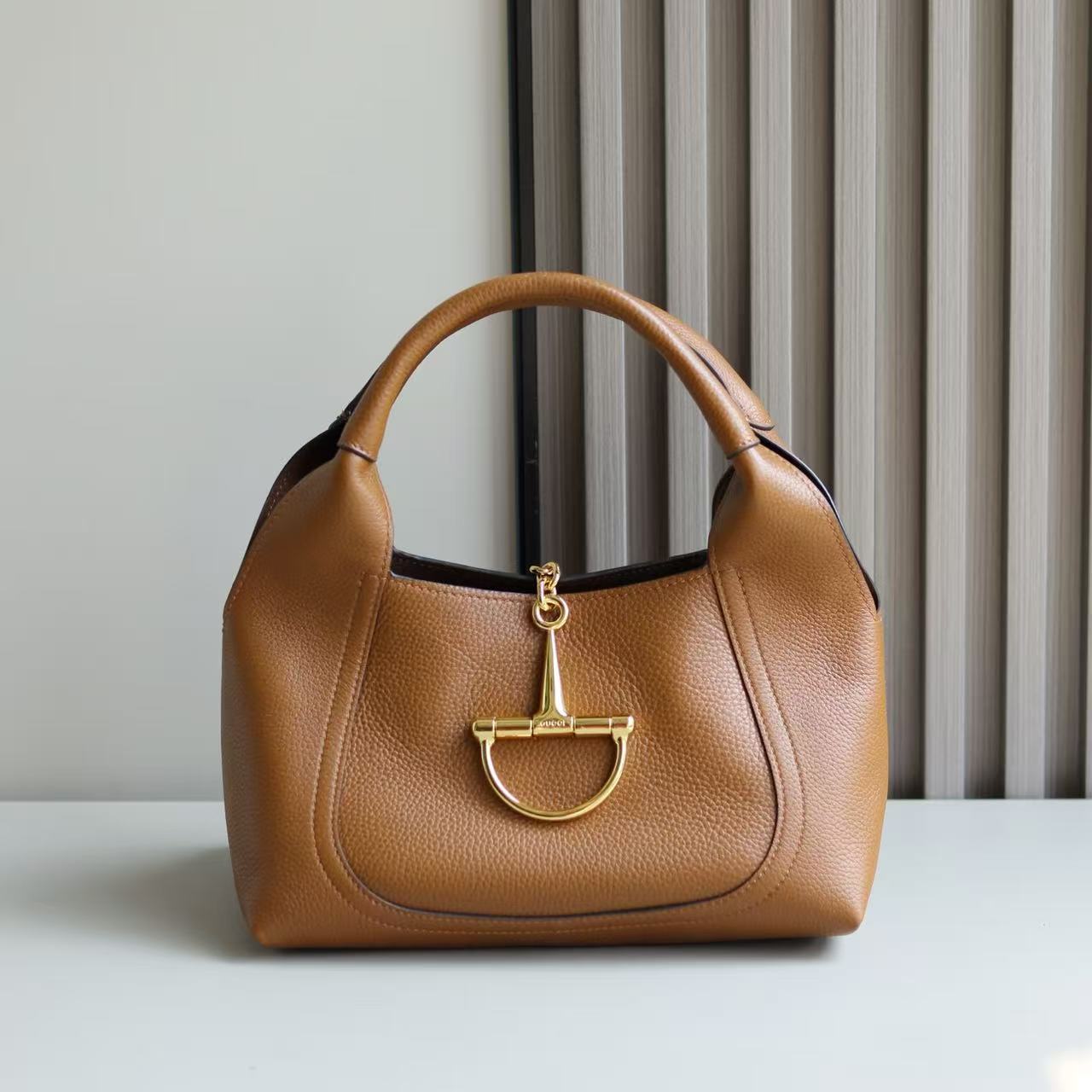 GUCCI 〔グッチ ソフトビット〕ミディアム トップハンドルバッグ
