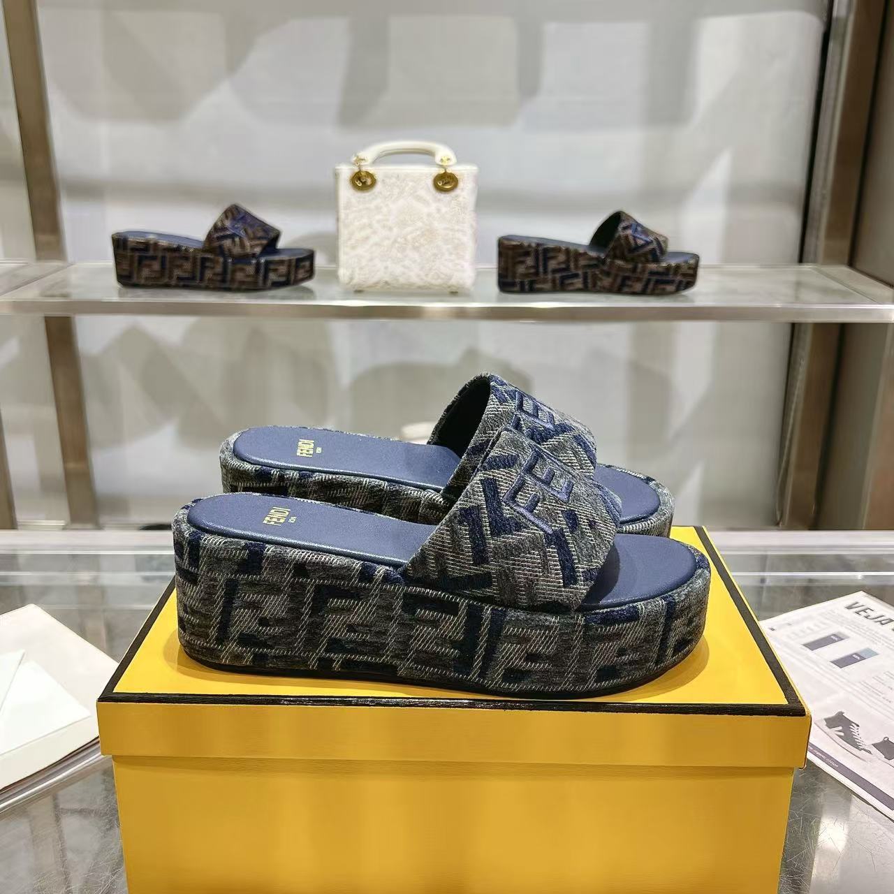 Fendi フェンディ サンシャイン ブルーFFデニム フラットフォームスライド