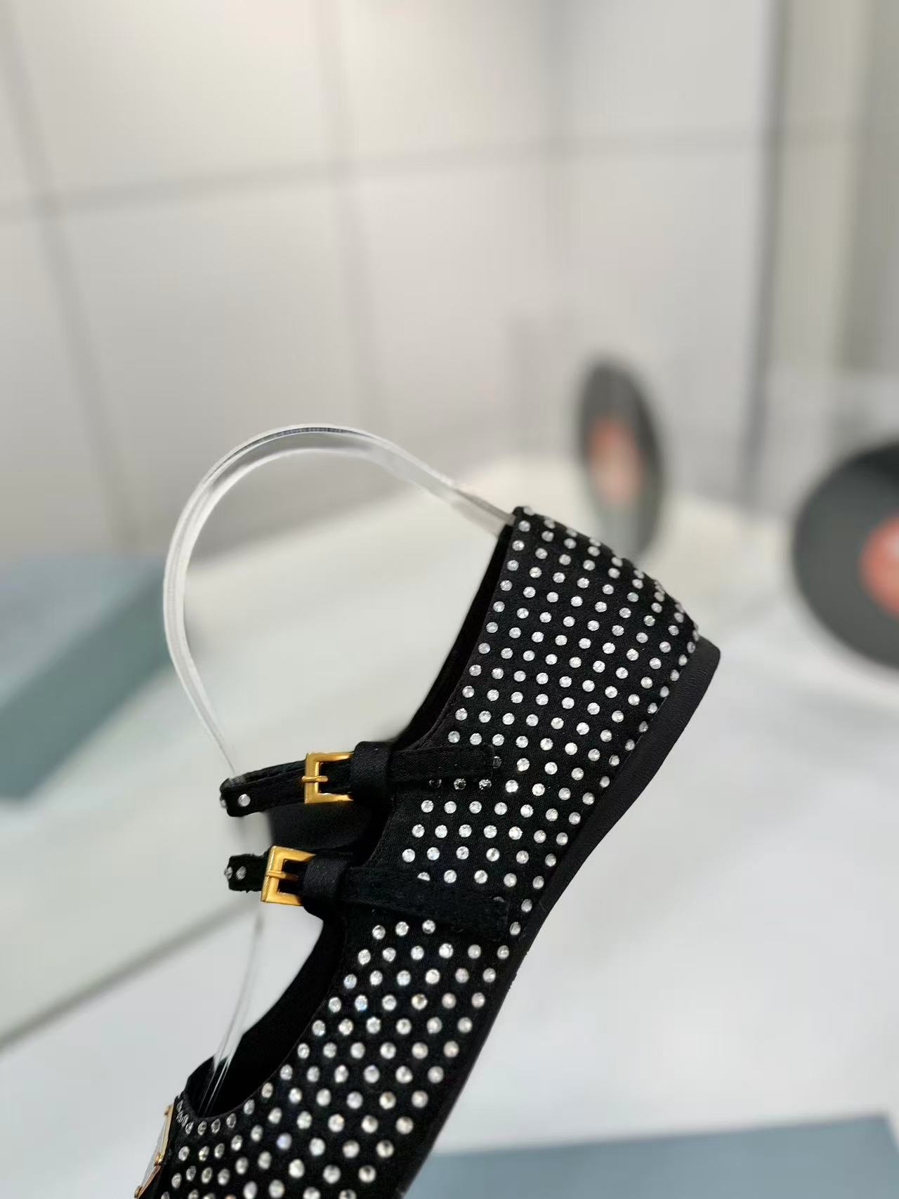 Prada クリスタル付 スエード バレリーナ