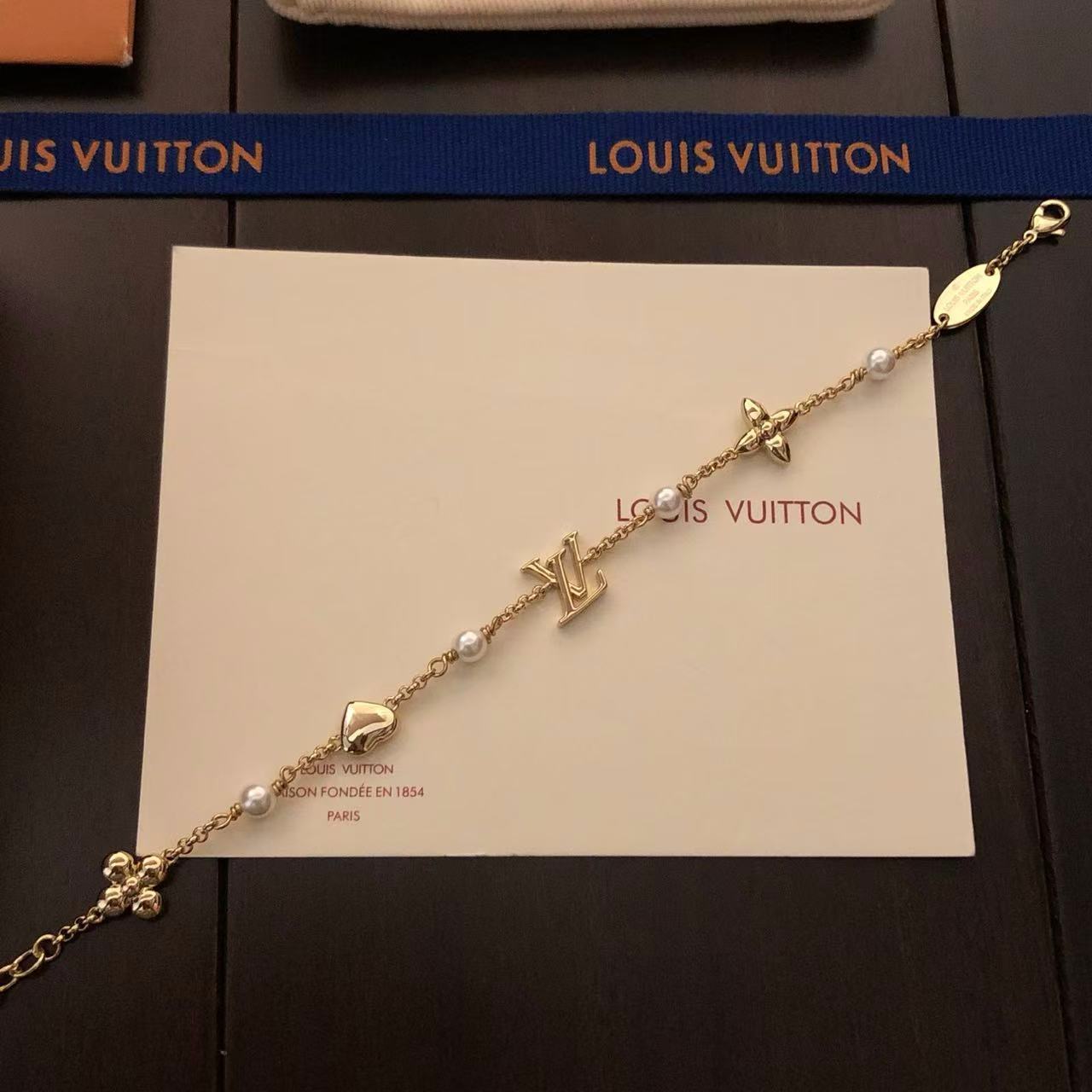 Louis vuitton ブレスレット･LV ハート
