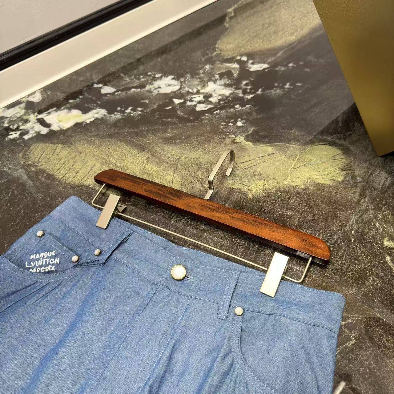 LV エンブロイダリー シャンブレー ショートスリーブシャツ+ショーツ