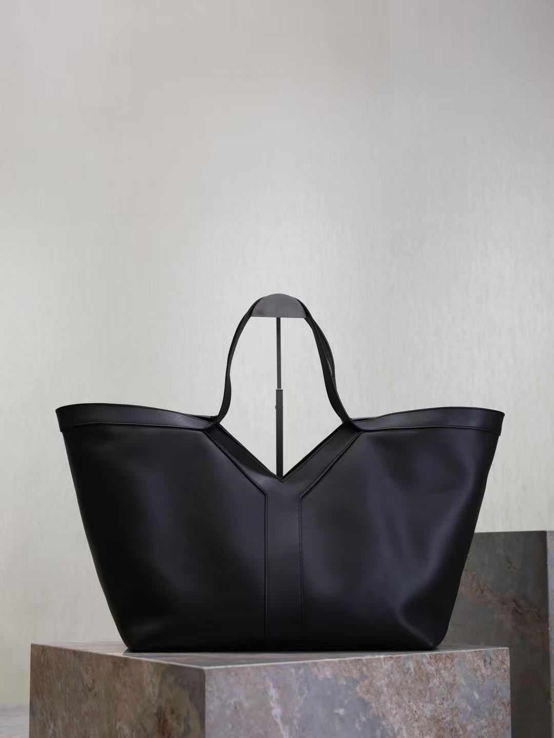 Saint Laurent サンローラン  トート（レザー）