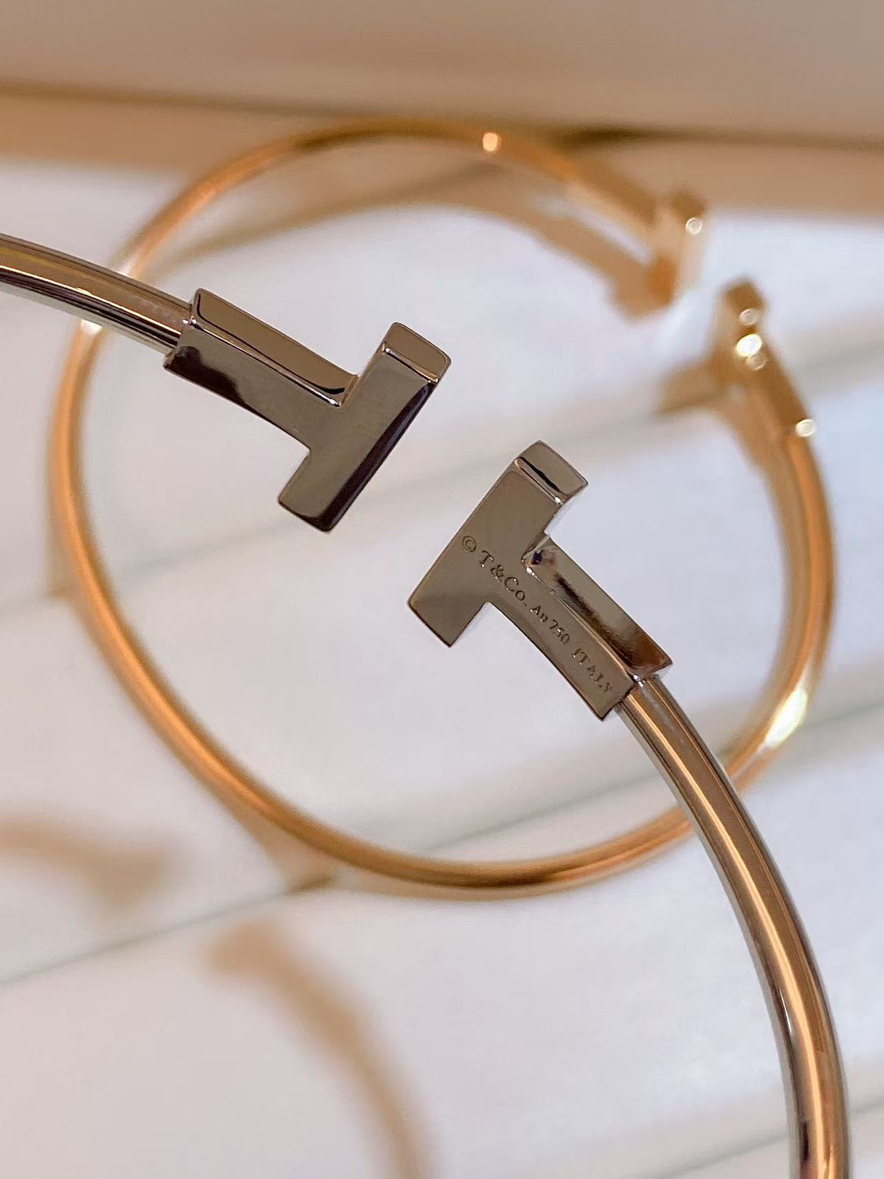 ティファニー T ワイヤー ブレスレット ローズゴールド