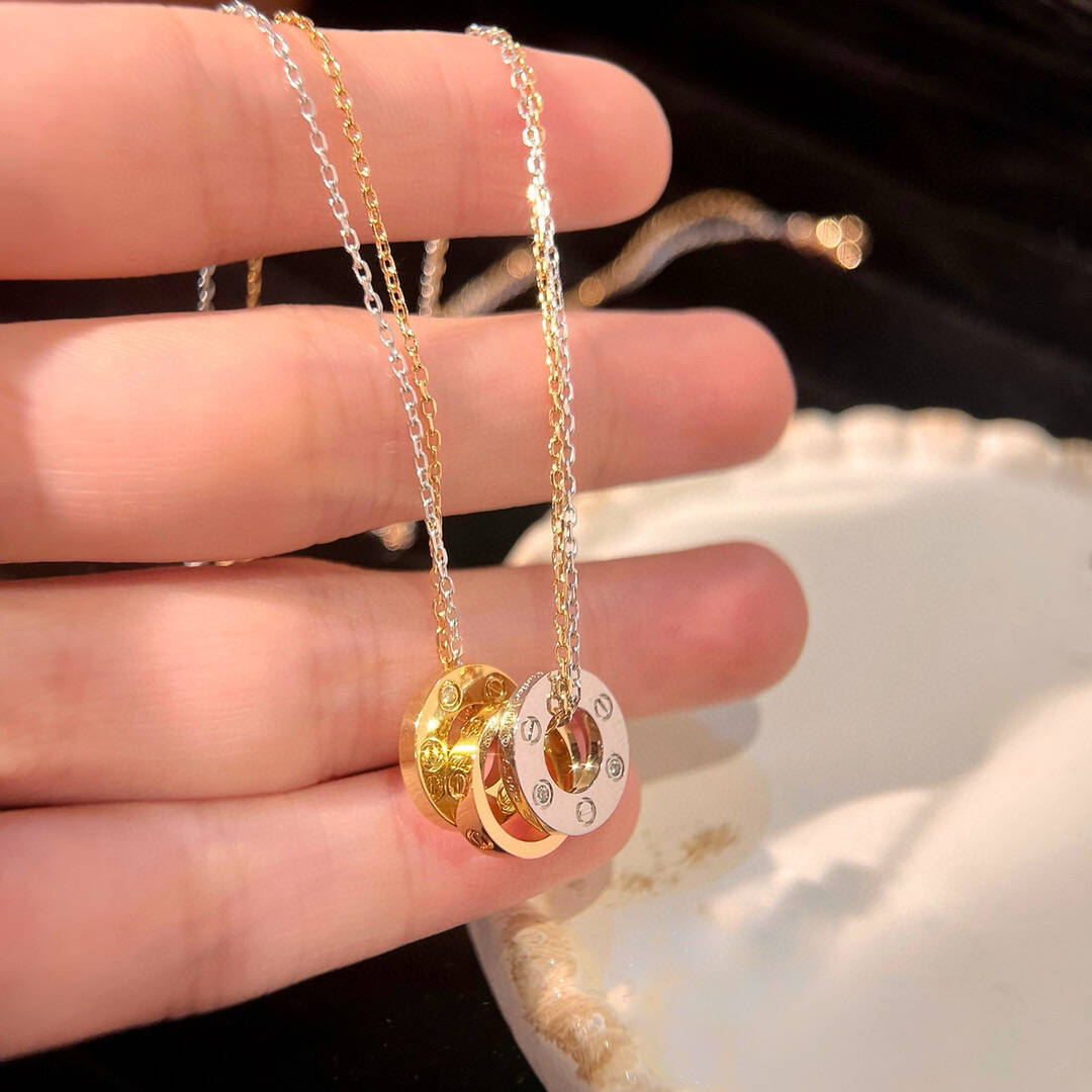 Love ネックレス、ダイヤモンド6石