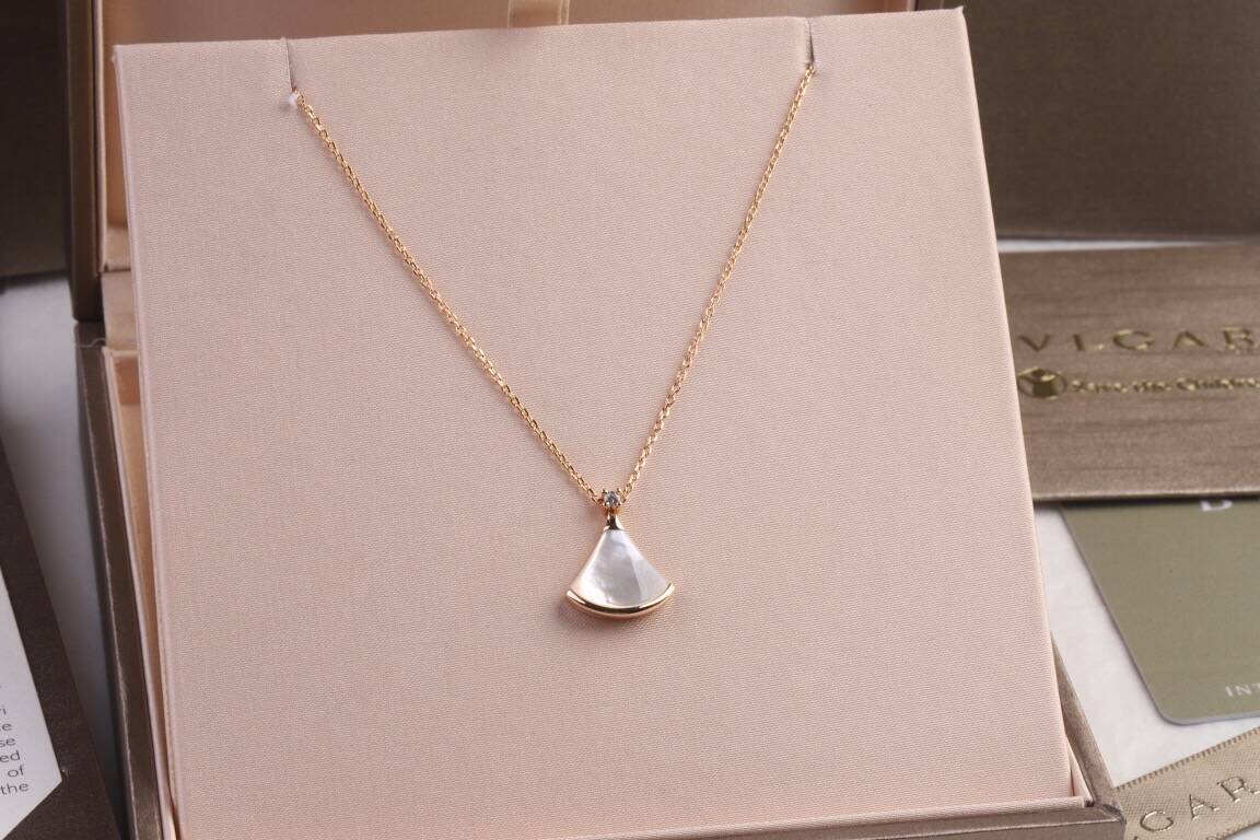 ディーヴァ ドリーム ネックレス