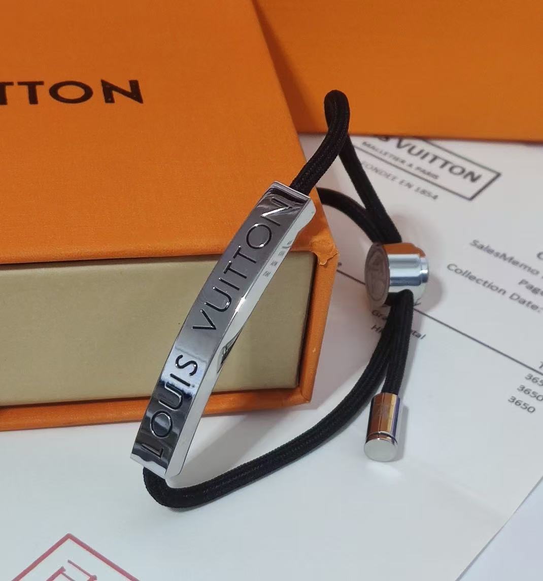 Louis vuitton ブレスレット･LV スペース