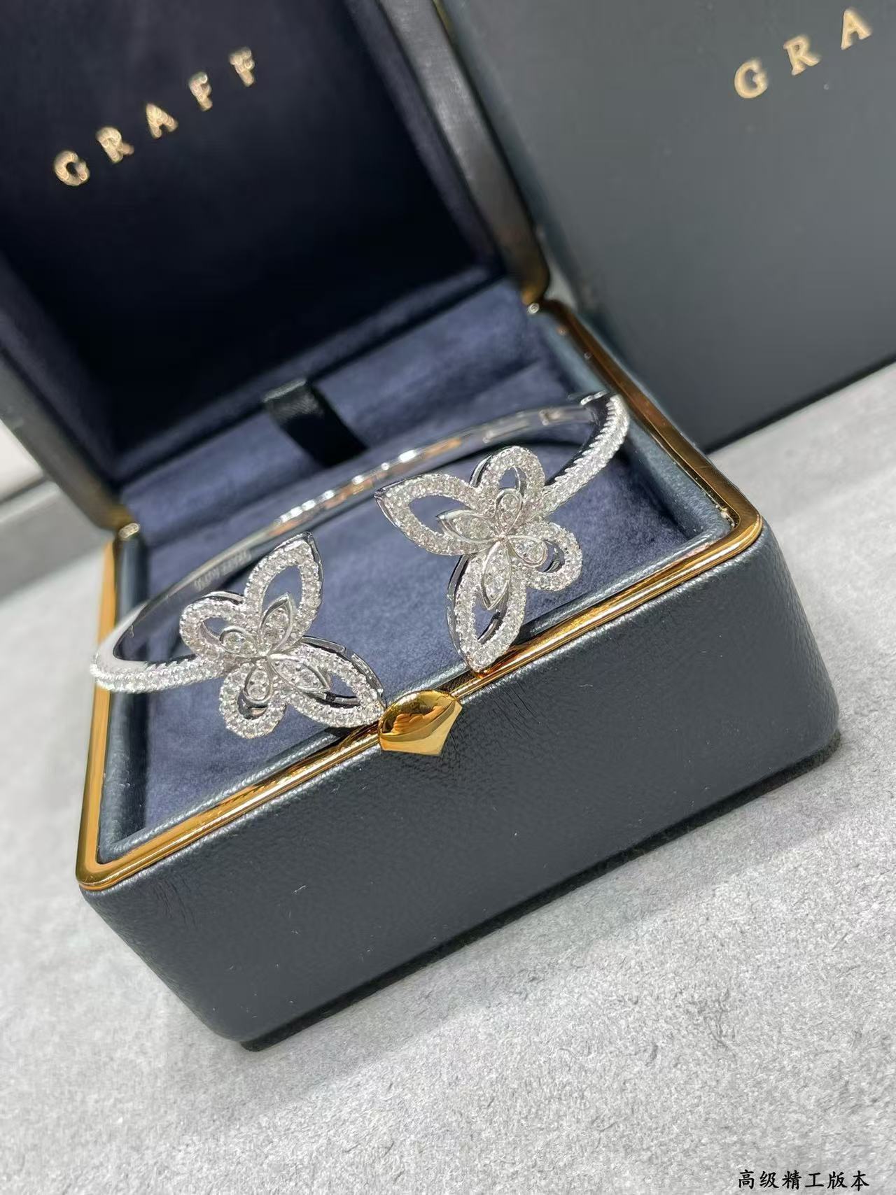 Graff ダブル バタフライ シルエット ダイヤモンド バングル