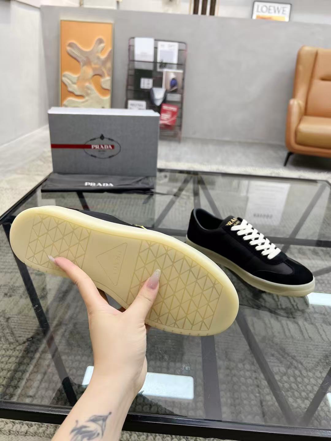 プラダ ダウンタウン Re-Nylon xスエード スニーカー