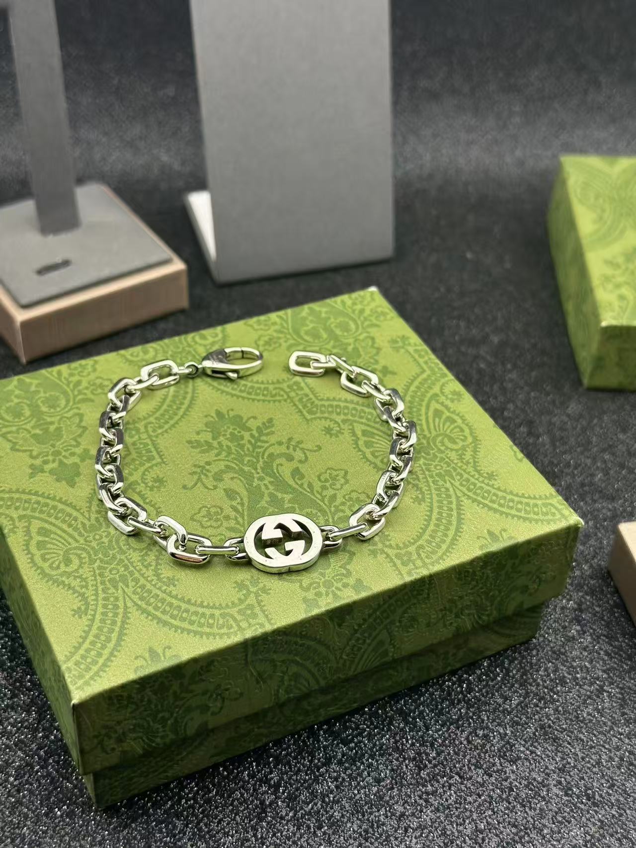 〔グッチ インターロッキング〕チェーン ブレスレット