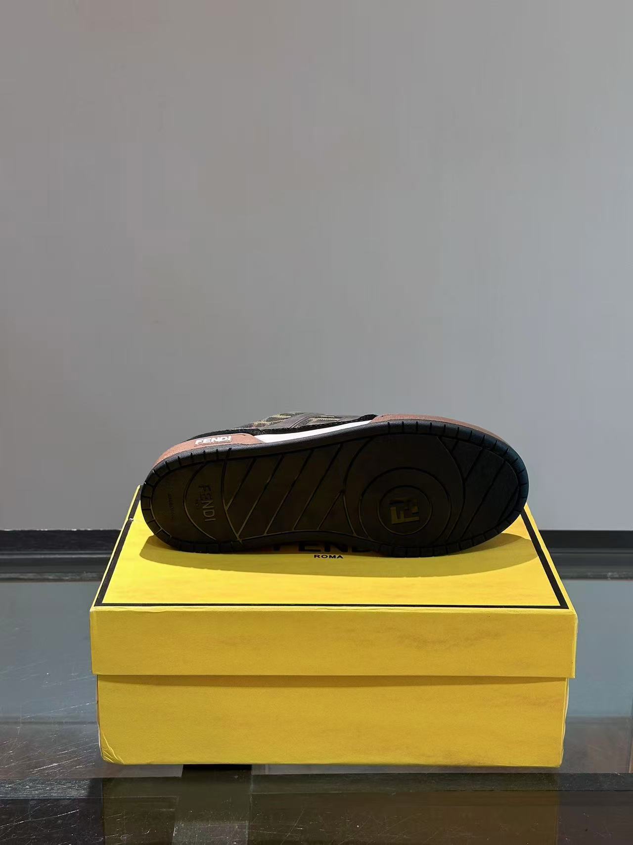 Fendi フェンディ マッチ スニーカー