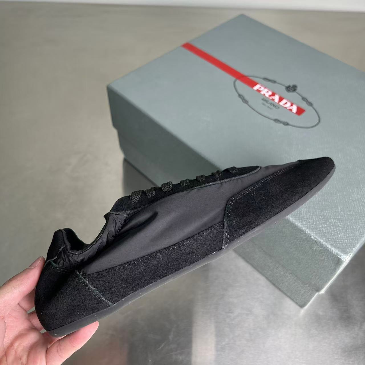 Prada プラダ コラプス Re-Nylon xスエード スニーカー